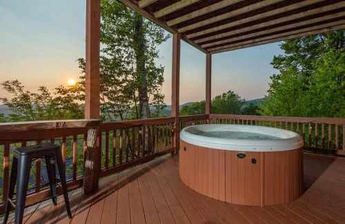 Wolf Laurel House | Views For Miles HotTub-PoolTable FirePit Remodeled