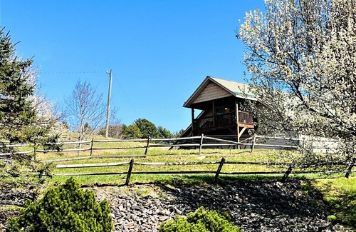 Fleetwood Cottage | Views, Near Wineries, Breweries, Hiking, Biking!