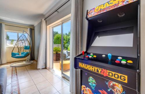 Patroves Villa | Vila da Encosta - Private - Heated swimming pool - By bedzy