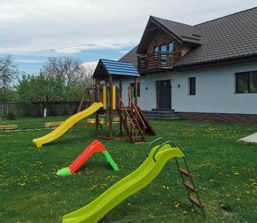 Dumbrava Rosie House | Vila Lazar