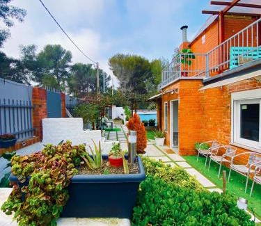 Cubelles Apartment | Vila Peña Private Apartment with Shared Pool & Gardens