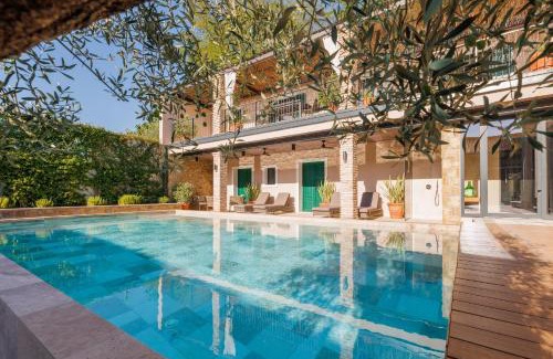 Crni Kal Hotel | Vila ROBIDA & SPA
