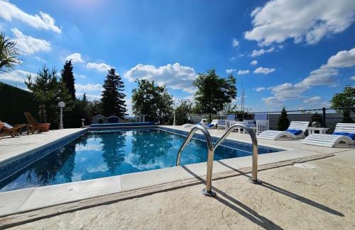 Petrovaradin Villa | Vila Santorini Nacionalni Park Fruška Gora