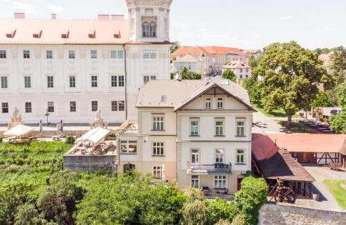 Kutna Hora Hotel | Vila U Varhanáře