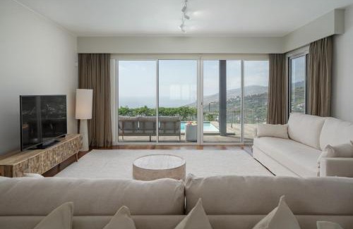 Calheta Villa | Vila Venusta Tranquility and Views in Calheta