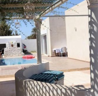 Midoun Villa | VILL LA REINE JERBA avec piscine