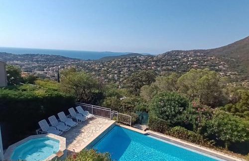 Cavaliere House | Villa à Cavalaire-sur-Mer avec piscine, sauna, parking et animaux acceptés - FR-1-226B-156