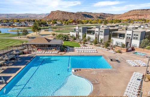 Bloomington House | Villa #15 at Bloomington Country Club Dog-Friendly townhouse