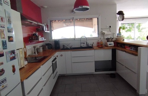 Les Assions House | Villa 6 p., swimming pool, south facing. Large living room with fitted kitchen, 3 bedrooms.