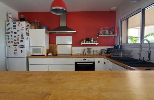 Les Assions House | Villa 6 p., swimming pool, south facing. Large living room with fitted kitchen, 3 bedrooms.