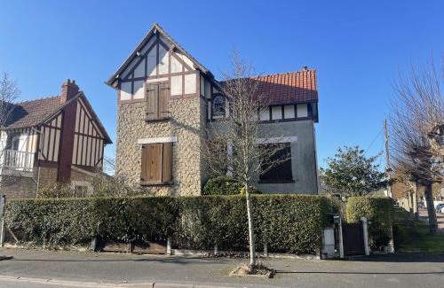 Cabourg House | Villa 77m² près de la plage et du centre de Cabourg, avec jardin, terrasse, animaux bienvenus - FR-1-487-343