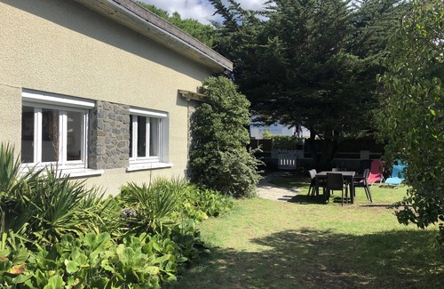 Agon-Coutainville House | VILLA AGON COUTAINVILLE, independent, 200 meters from the sea, WIFI