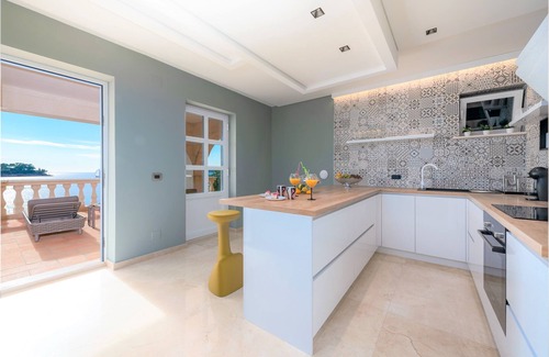 Lozica House | Villa Allya Beautifully and Spacious Villa With Private Beach
