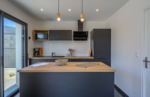 Ambon Villa | Villa Almaé - Maison neuve proche plages avec piscine chauffée