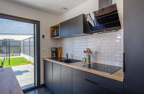 Ambon Villa | Villa Almaé - Maison neuve proche plages avec piscine chauffée