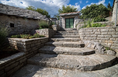 Ravno Villa | Villa Ana - Rustic Stone Villa with Swimming Pool
