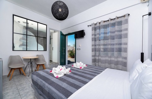 Perissa House | Villa Anemomilos