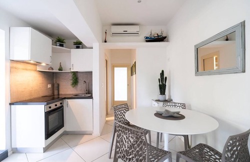 Stazzo Apartment | Villa Anemone (Iris) - sea front apartment