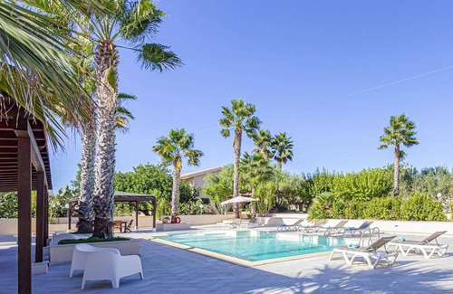 Scicli Villa | Villa Angelica by Villa Plus