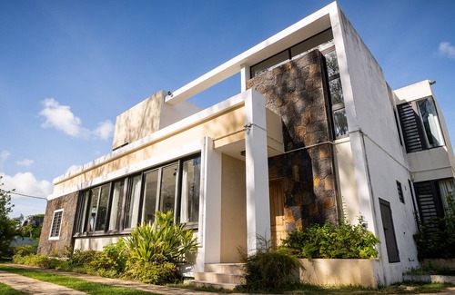 Belle Mare Villa | Villa Angelou: Sun-lit, spacious & modern beach villa (with private pool & wifi)