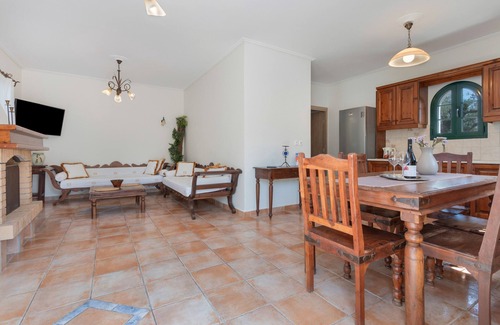 Agrilia Villa | Villa 'Anogia 1' with Mountain View, Wi-Fi and Air Conditioning