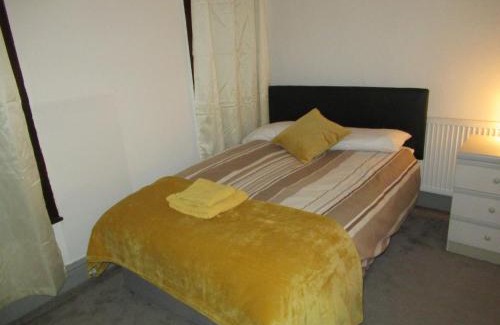 Walkden Apartment | Villa Anson