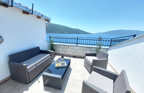 Kumbor Apartment | Villa Apartments Kumbor President - One Bedroom Apartment With Sea View (Hera)