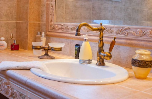 Kolymvari Villa | Villa Aphrodite with sea & mountain views