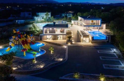 Podbablje Villa | VILLA AQUALANDIA for 20 people