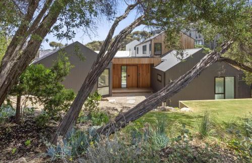 Blairgowrie House | Villa Aquarius - Gas Heated Pool Spa Luxury