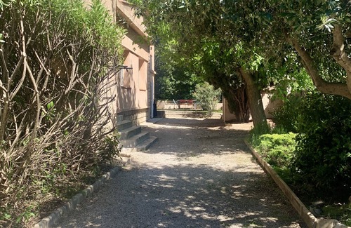 Sud House | Villa Avec Piscine Proche Centre Ville