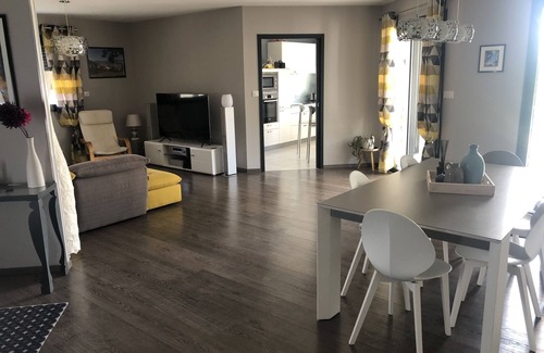 Arthes House | Villa Avec Piscine Proche Dalbi