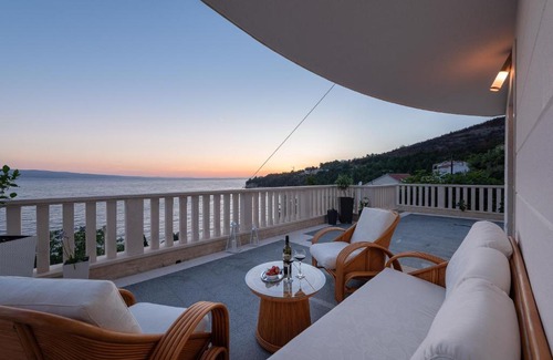 Stanici Villa | Villa Awelon Omis Riviera
