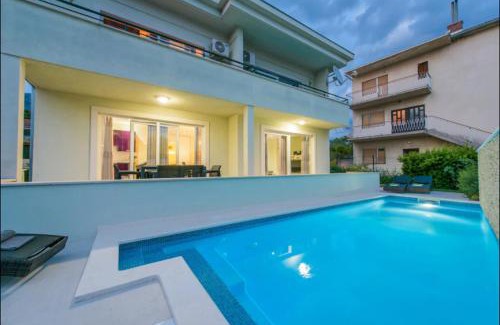 Kastel Gomilica Apartment | Villa Barbara Apartments with heated pool