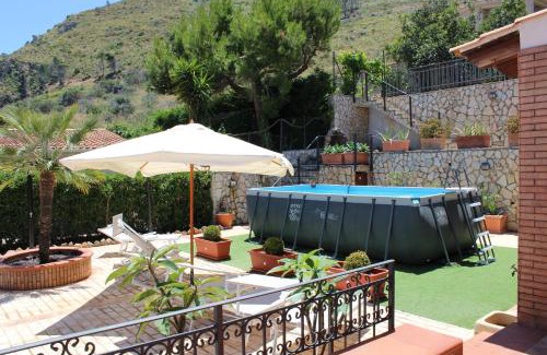 Altavilla Milicia Villa | Villa Belvedere di Altavilla with Pool and Near The Sea