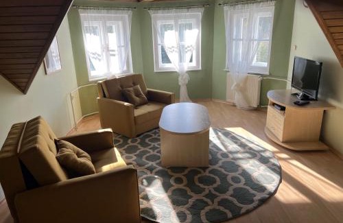 Belusske Slatiny Villa | Villa Briggs