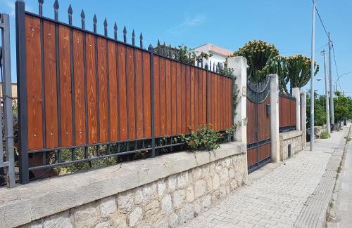 Capaci House | VILLA BUTTERFLY 1 sea and history