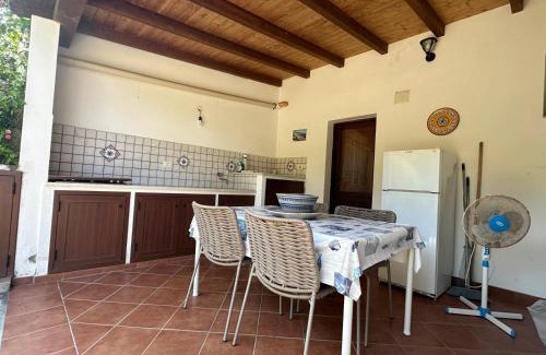 Vulcano Porto House | Villa by the Vulcano - 70mq plus large garden and patio