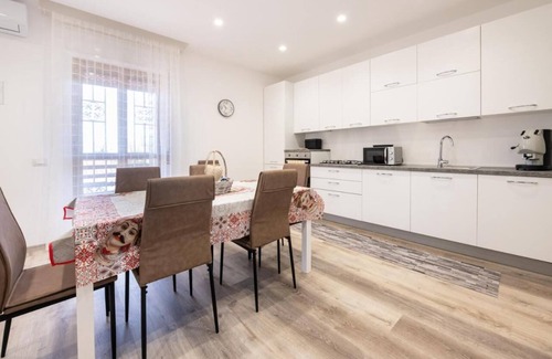 Torre Colonna-sperone Apartment | Villa carola second floor