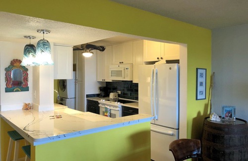 Estate Golden Rock Condo | Villa Carib - 3 bed/3 bath beachfront condo- tennis courts and pool.