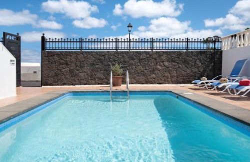Los Mojones Villa | Villa Carolina
