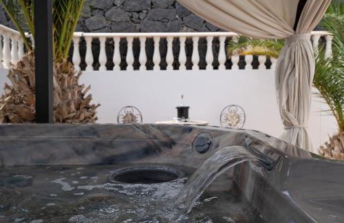 Los Mojones Villa | Villa Carolina