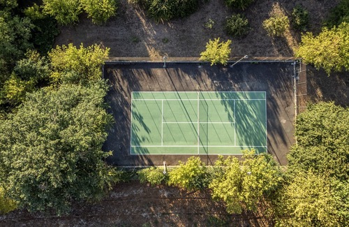 Castelletto Monferrato Villa | Villa Casteletto Monferrato Pool and Tennis Court