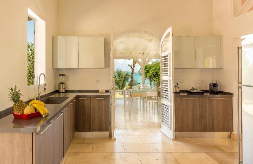 Le Francois Villa | Villa Cerisier piscine et vue imprenable sur la mer