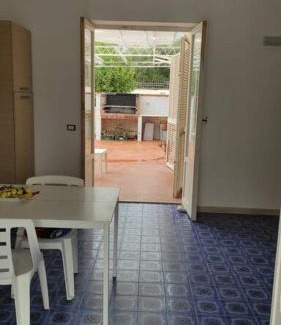 Capaci House | VILLA CHIARA 200 MT DA MARE SPIAGGIA LIBERA SABBIA