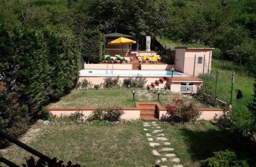 Genga Villa | Villa Claudia indipendente con piscina ad uso esclusivo