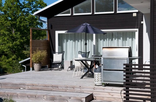 Nacka Municipality House | Villa close to both nature and city