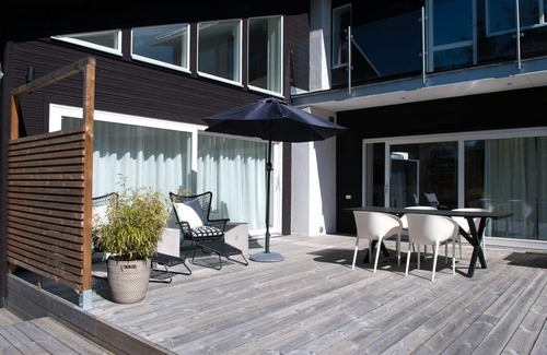 Nacka Municipality House | Villa close to both nature and city