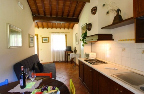 Castelfranco Piandisco Villa | Villa composed of 3 apartaments. Private pool
