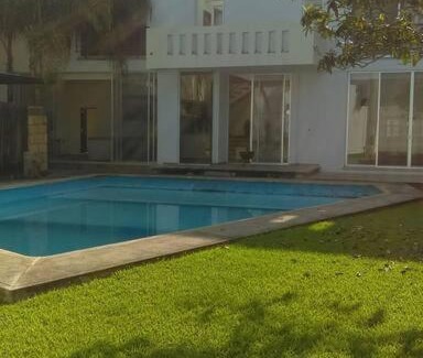 Tres de Mayo House | Villa Colibri Casa Vacacional alberca asador jardín 15 huéspedes